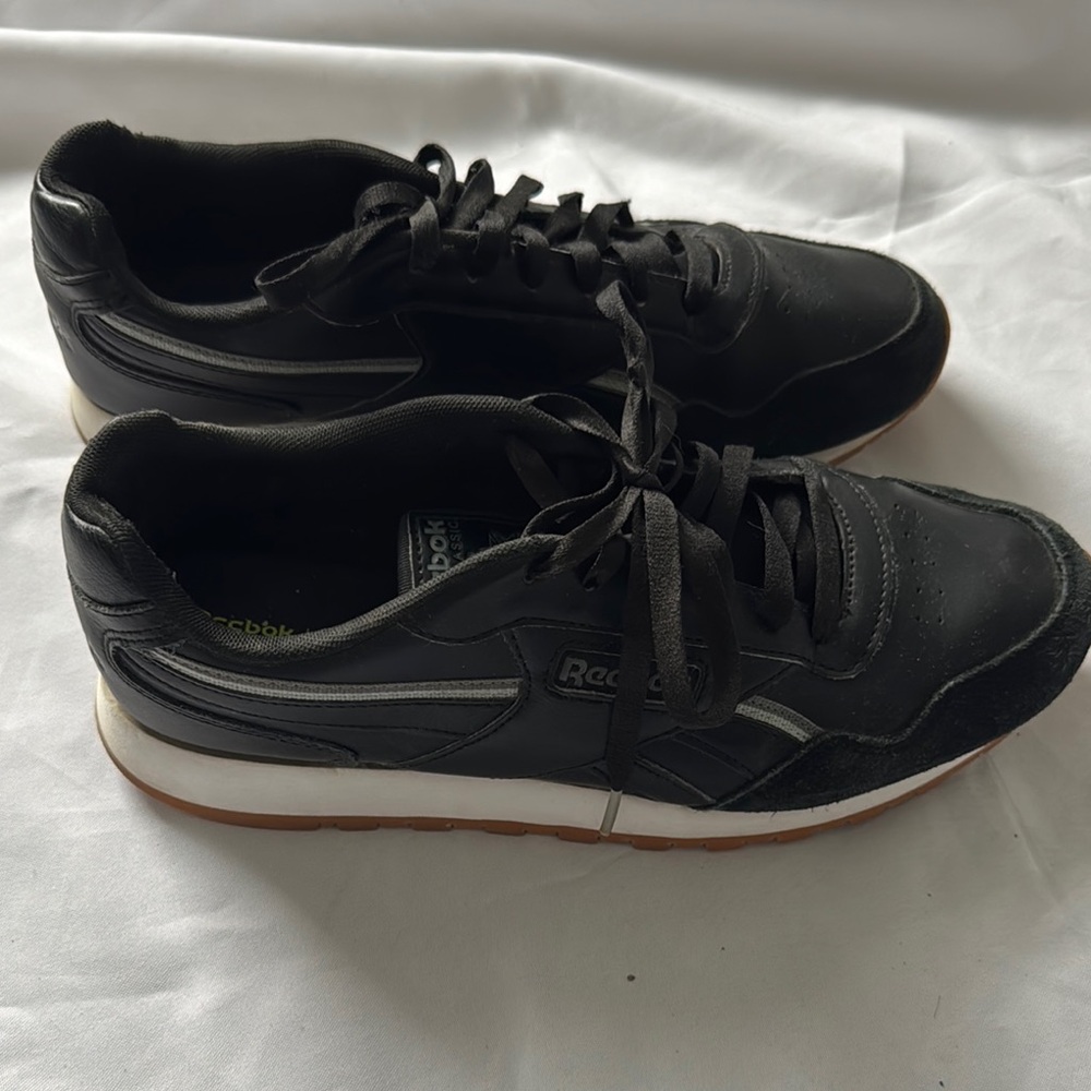 Reebok Black Memorytech Comfort Footbed Black Sneakers w Suede Trim, Size 9.5M